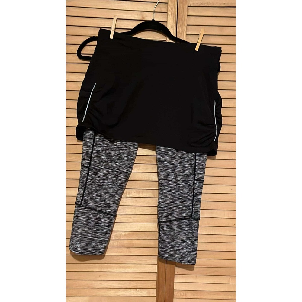 Athleta Be Free 2 in 1 Skirt- Leggings  Modest Athletic Pants Pockets Sz M Fitne